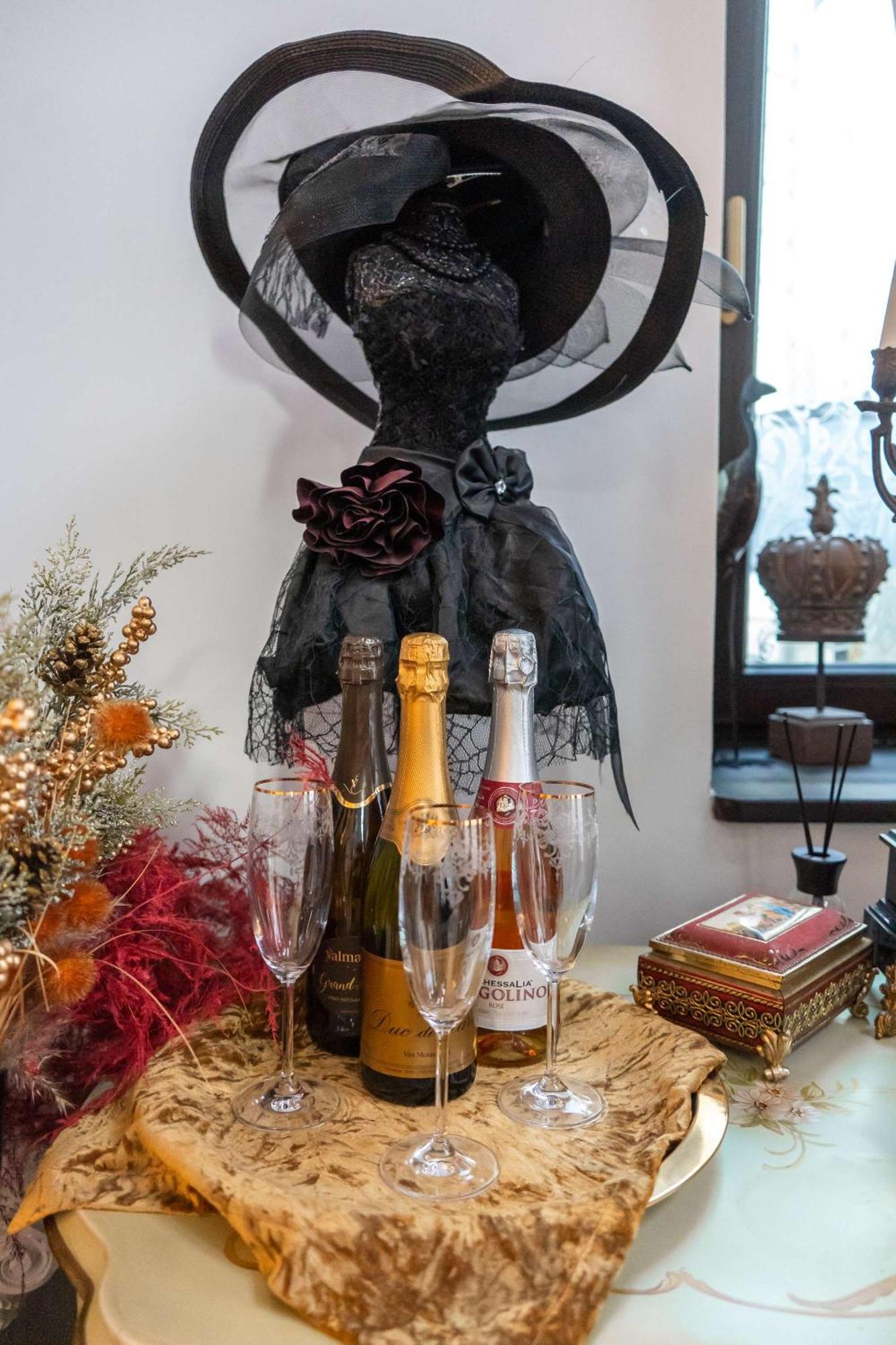 Conacul Coroanei Luxury Boutique Hotel ブカレスト エクステリア 写真