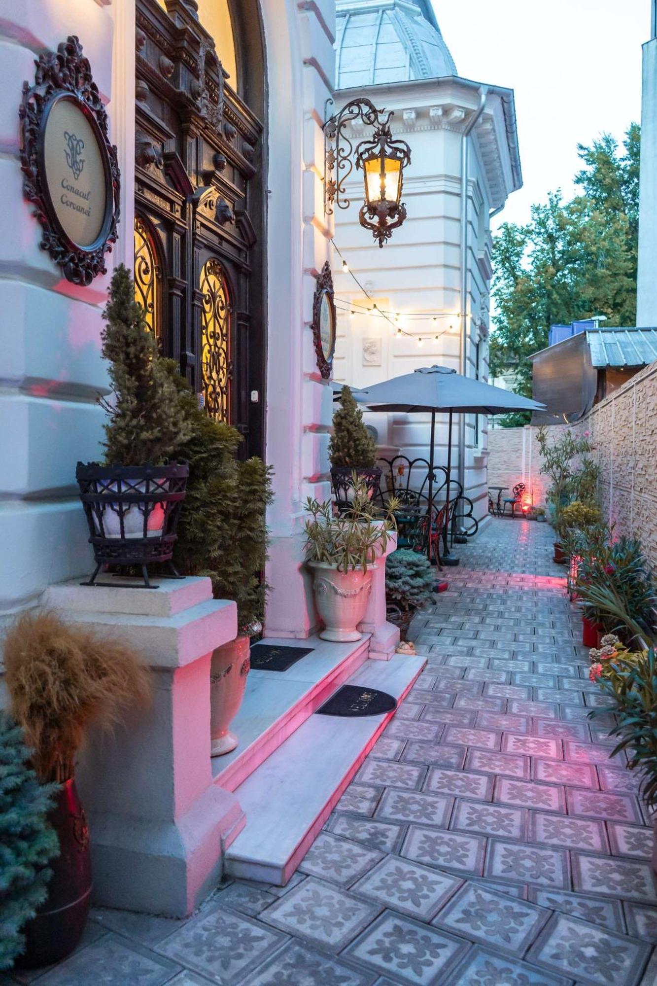 Conacul Coroanei Luxury Boutique Hotel ブカレスト エクステリア 写真