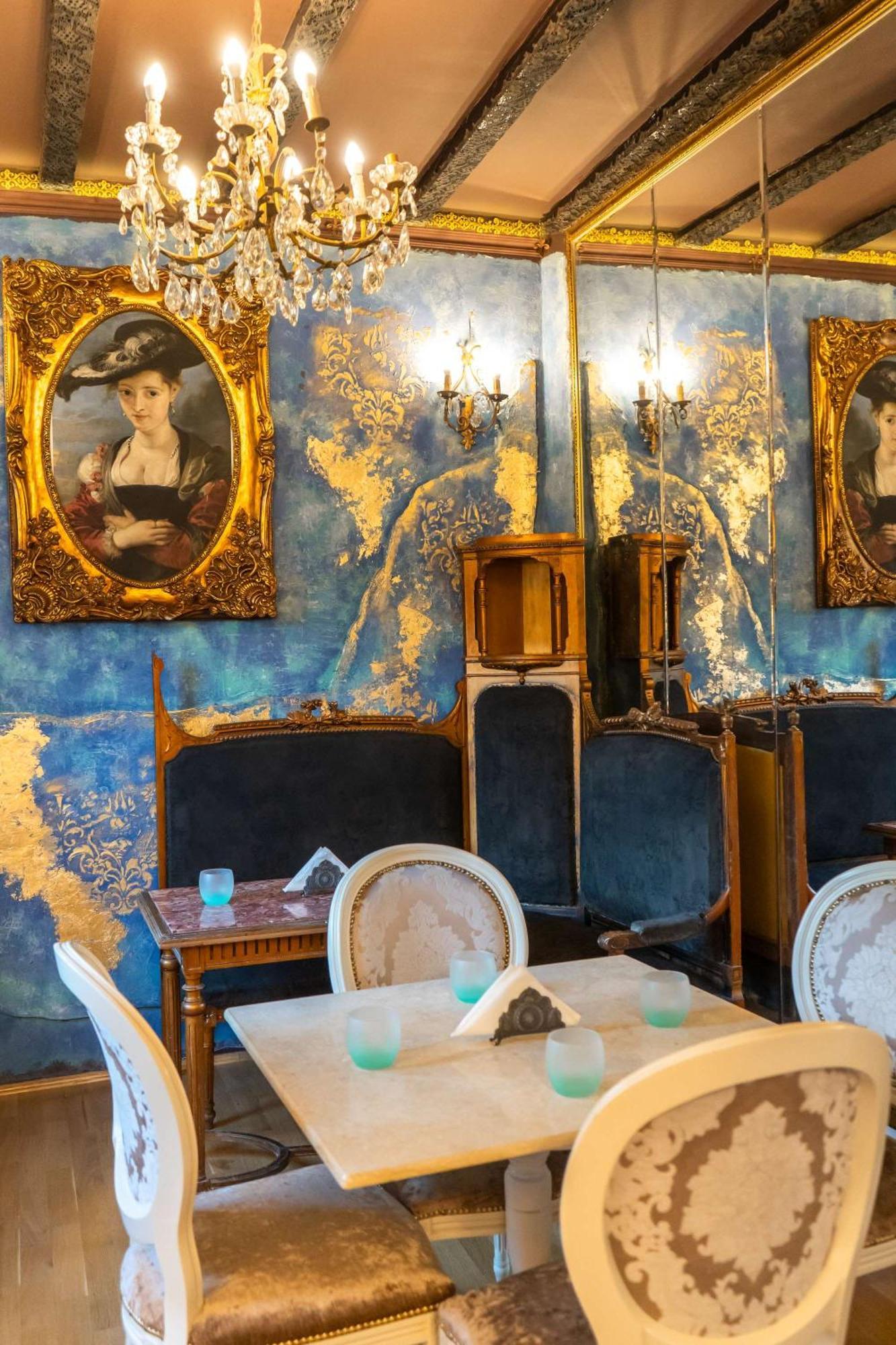 Conacul Coroanei Luxury Boutique Hotel ブカレスト エクステリア 写真