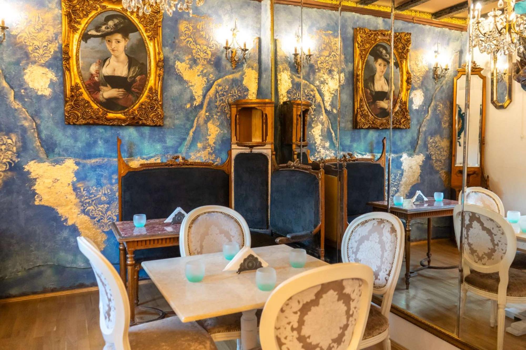 Conacul Coroanei Luxury Boutique Hotel ブカレスト エクステリア 写真
