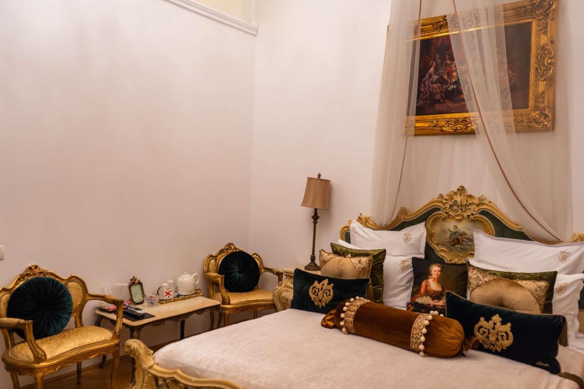 Conacul Coroanei Luxury Boutique Hotel ブカレスト エクステリア 写真