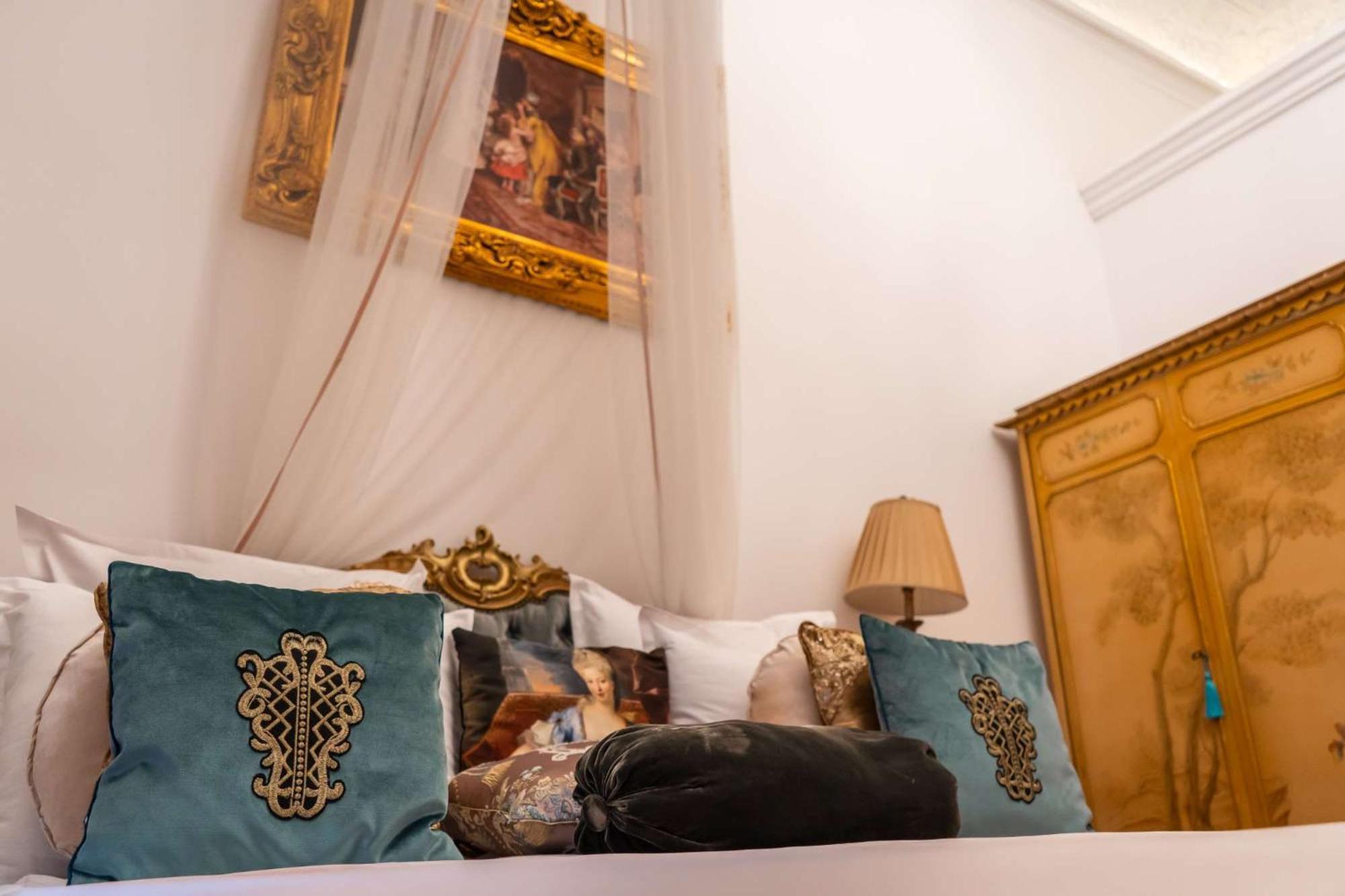 Conacul Coroanei Luxury Boutique Hotel ブカレスト エクステリア 写真