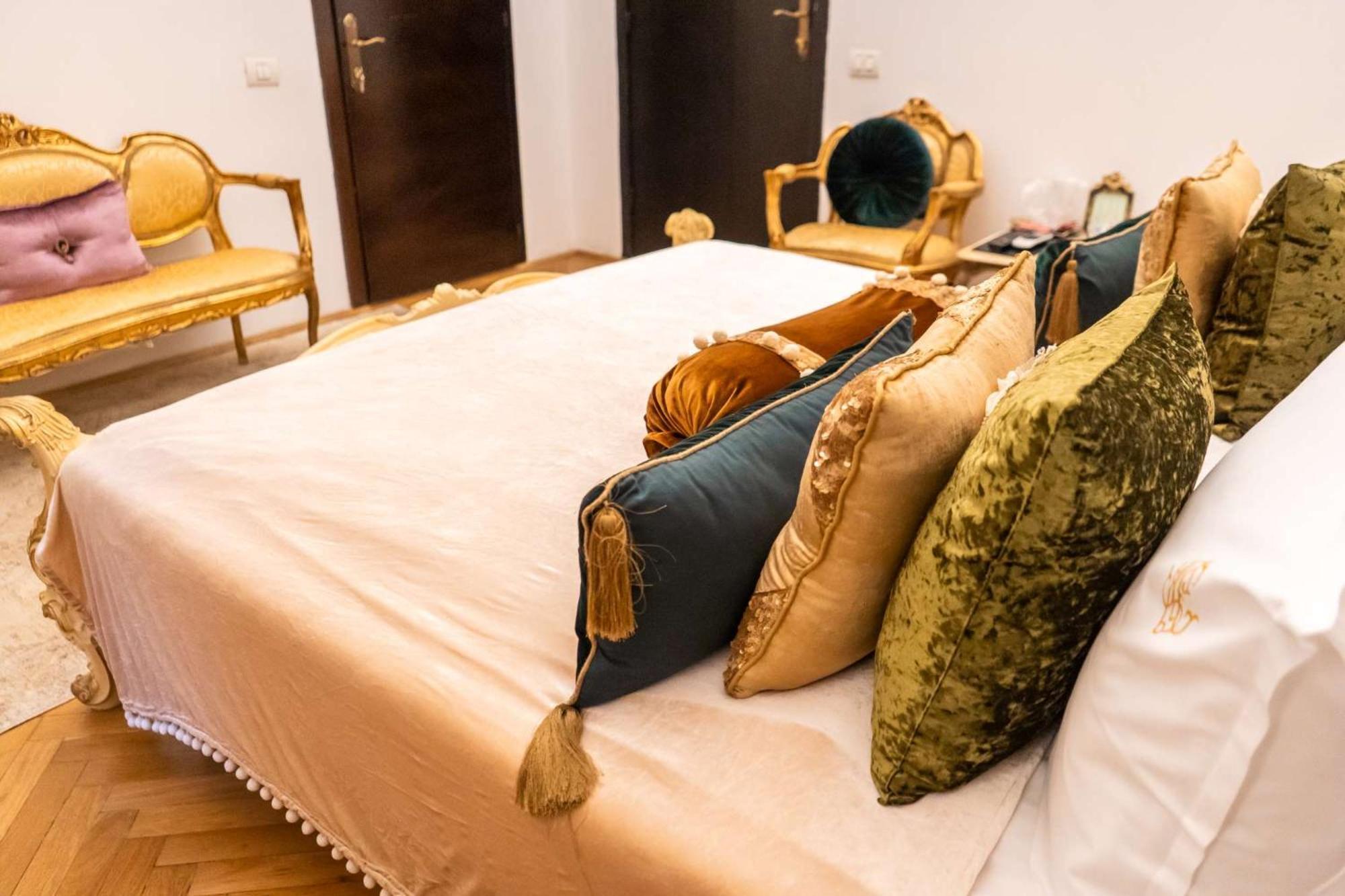 Conacul Coroanei Luxury Boutique Hotel ブカレスト エクステリア 写真