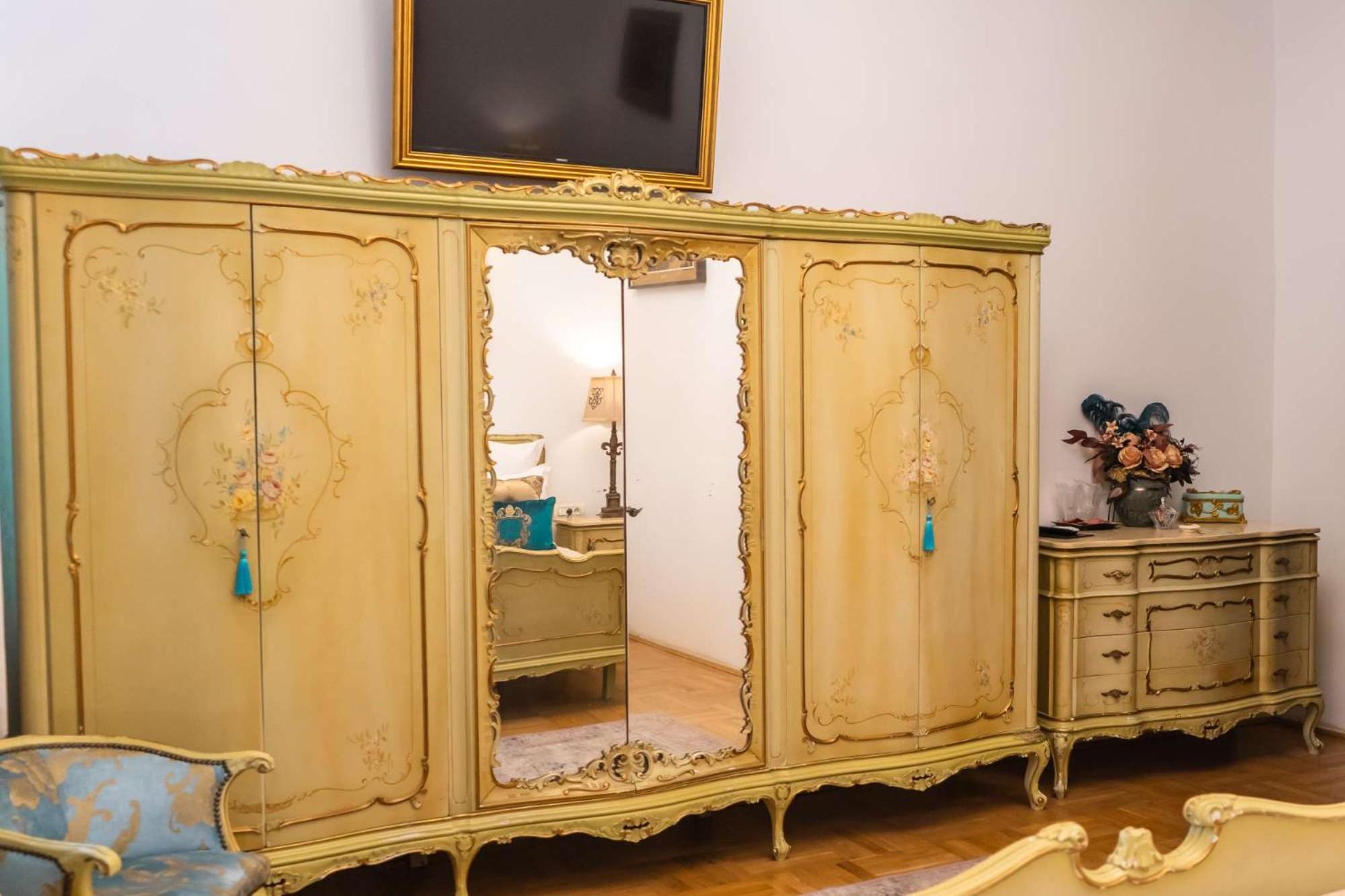 Conacul Coroanei Luxury Boutique Hotel ブカレスト エクステリア 写真