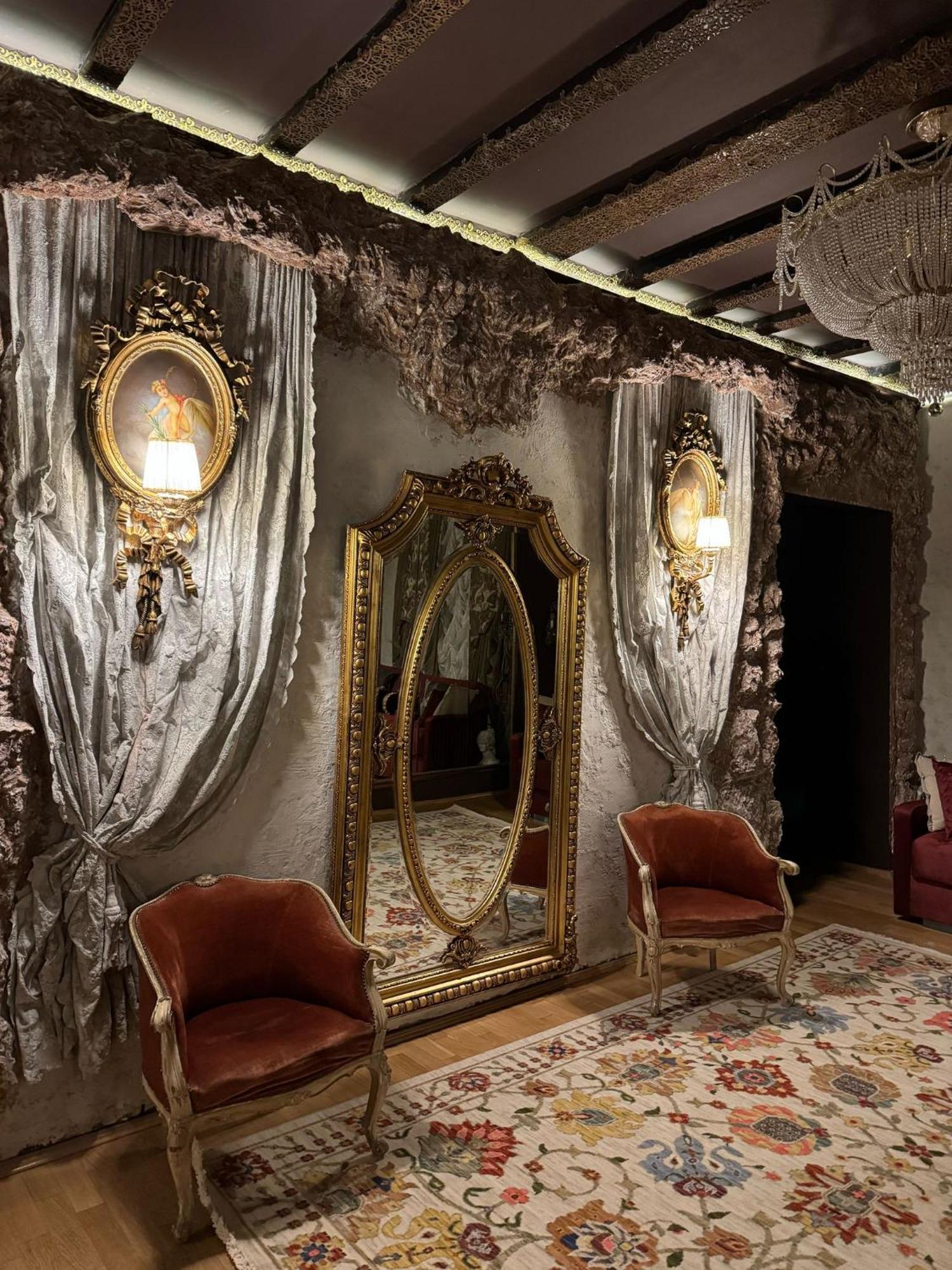 Conacul Coroanei Luxury Boutique Hotel ブカレスト エクステリア 写真
